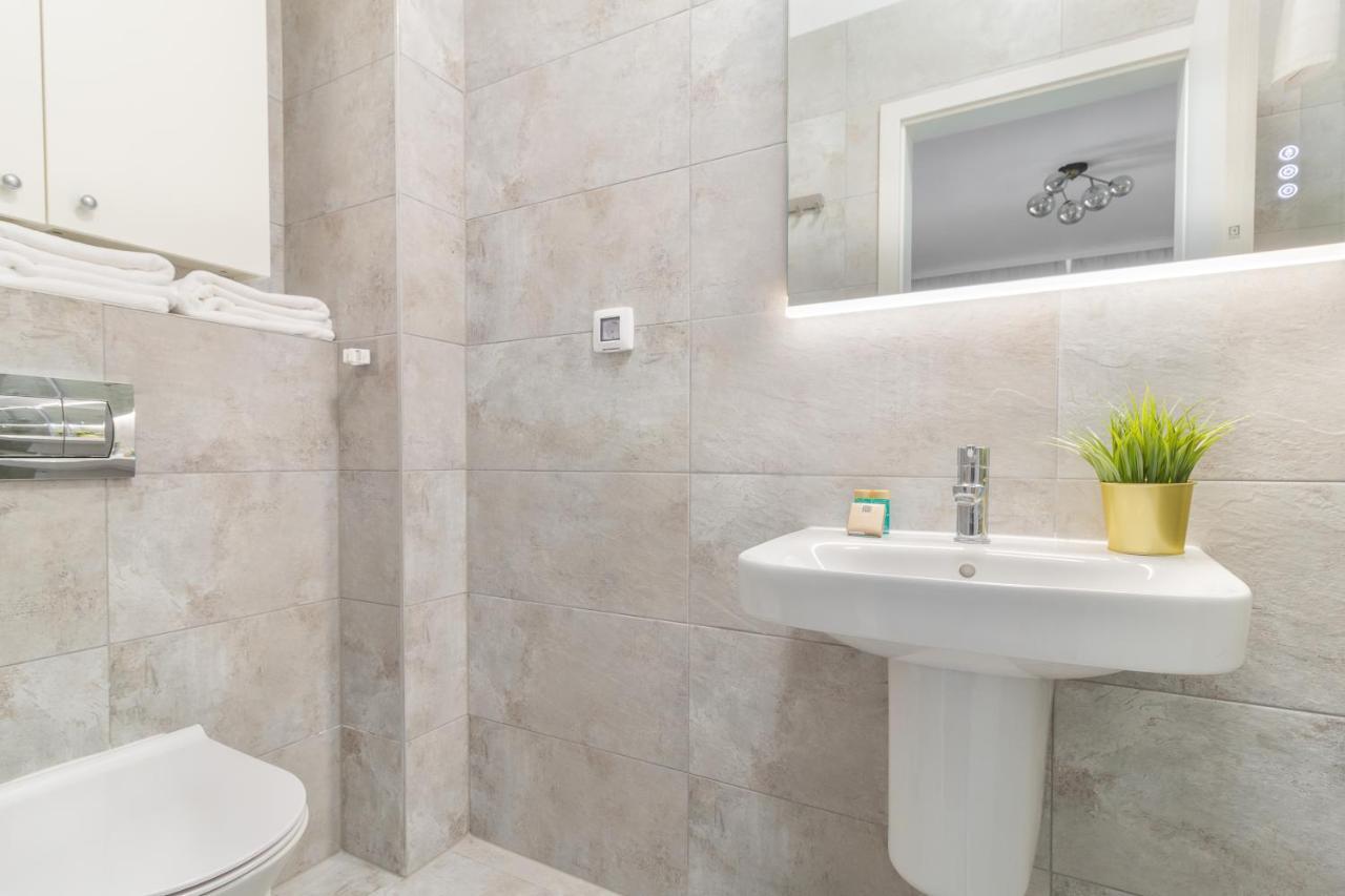 Vancouver Flat Oradea Exterior photo